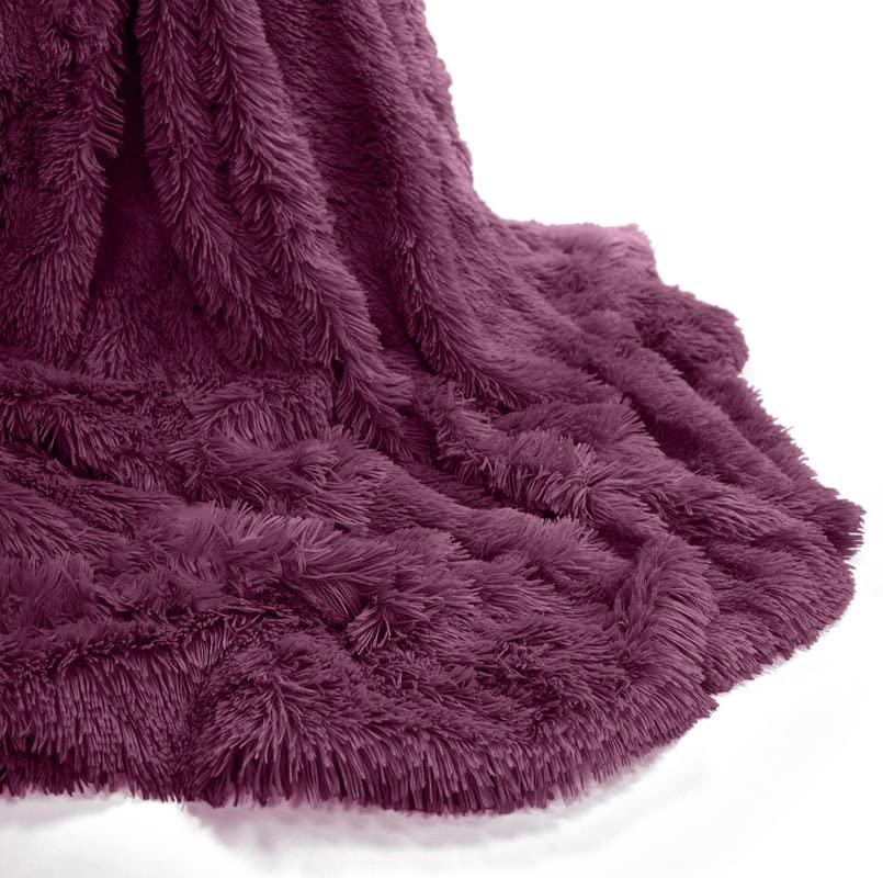 Plum  Cuddle Throw Extra Soft Warm Blanket - 150 x 200 cm